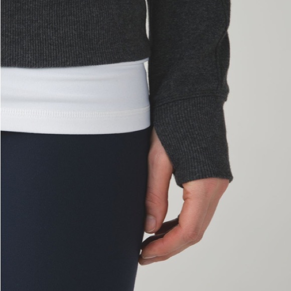 Lululemon Under Wraps Pullover
Heathered Black size 6 hoodie sweatshirt - Picture 15 of 15